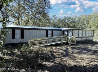 615 Louise Ave, Interlachen, FL 32148