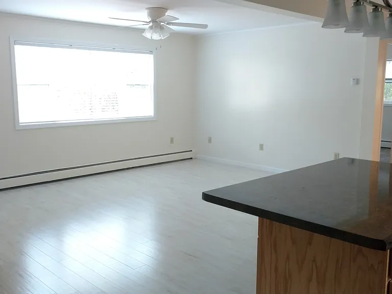 573 Silver Creek Rd — Photo 3
