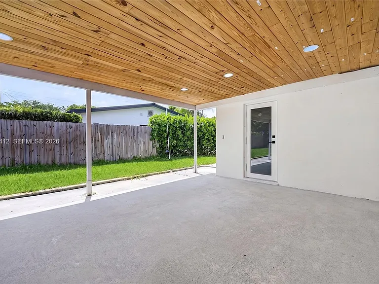 5715 Jackson St — Photo 40