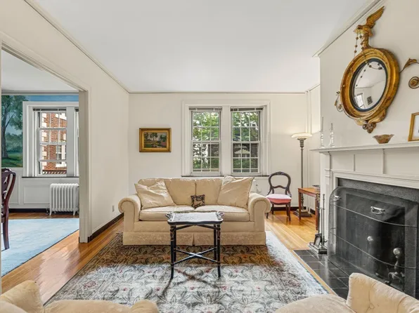 5 Arlington St APT 25, Cambridge, MA 02140