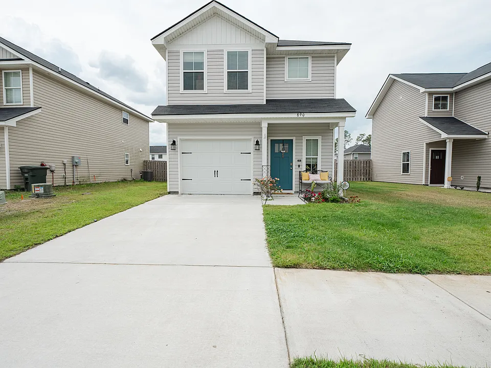 890 Grayson Ave