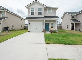 890 Grayson Ave, Hinesville, GA 31313