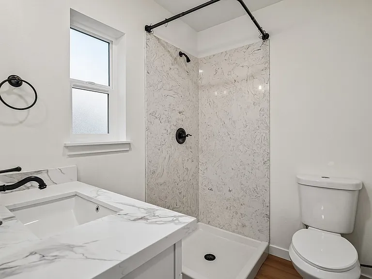950 Maple Ave #D — Photo 21