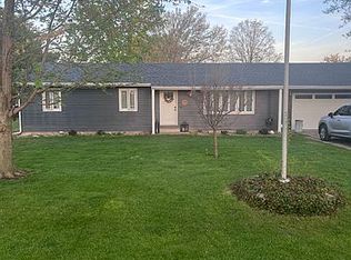 1414 N Spruce St, Shelbyville, IL 62565
