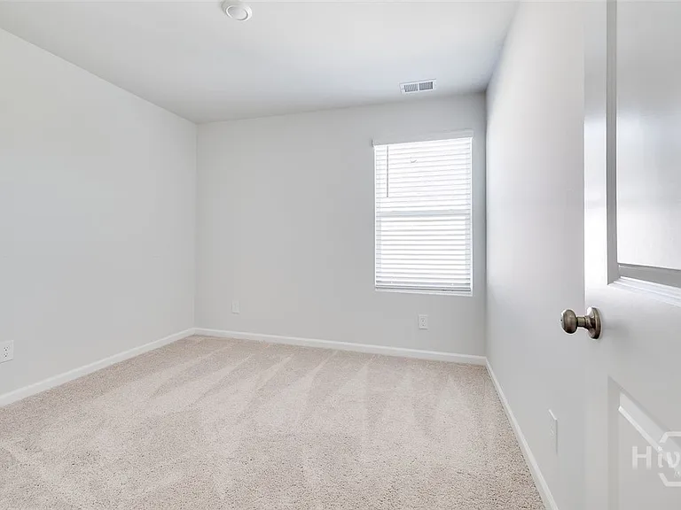 131 Freesia Dr — Photo 32