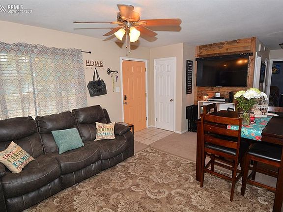 LIVING ROOM/DINING AREA