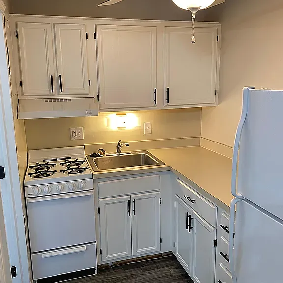 1740 N Star Ave #5 — Photo 5