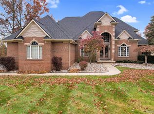 10088 Rosemarie Run, Brighton, MI 48114