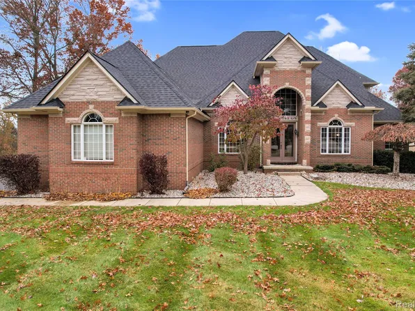 10088 Rosemarie Run, Brighton, MI 48114