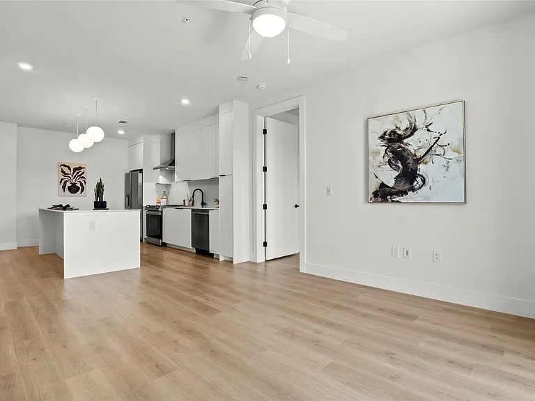 1701 Simond Ave #418 — Photo 10