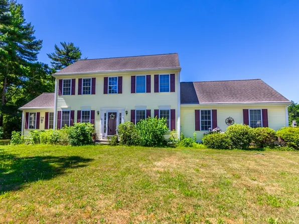 26 Harvest Cir, Wareham, MA 02571