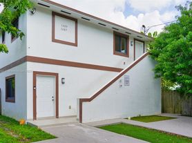 1489 NW 59th St, Miami, FL