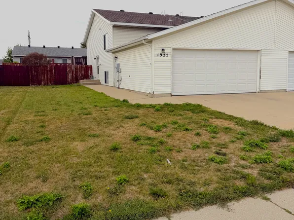 1925 50th St S, Fargo, ND 58103