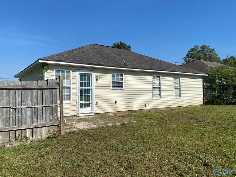 166 Stafford Rd — Photo 3