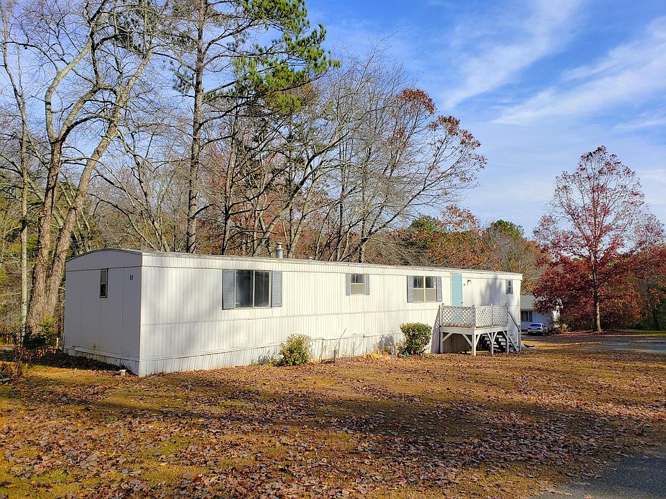 Nice yard in peaceful community.