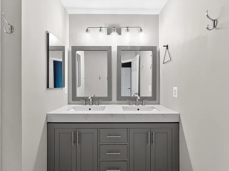 7015 Trek Way — Photo 27