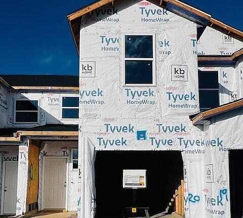 3rd image of 1048 Mountain Crown St