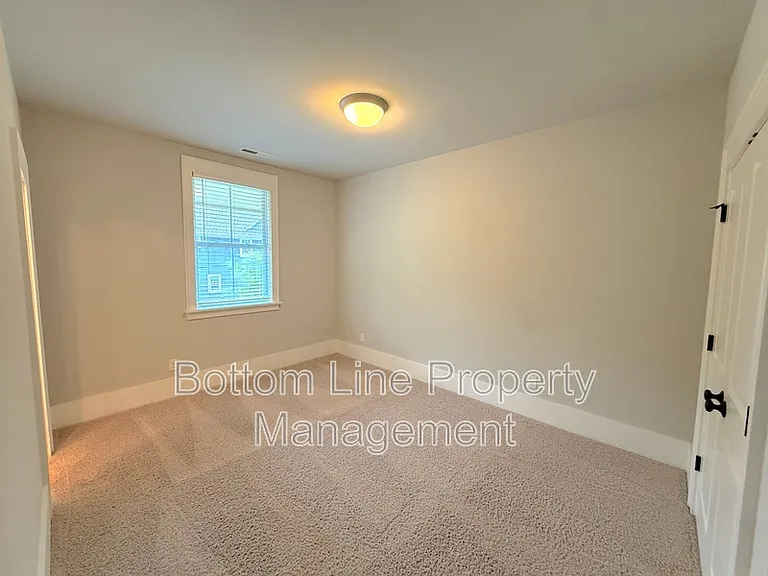 5218 Kelly St — Photo 16