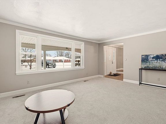 5th image of 604 Dogwood Cir