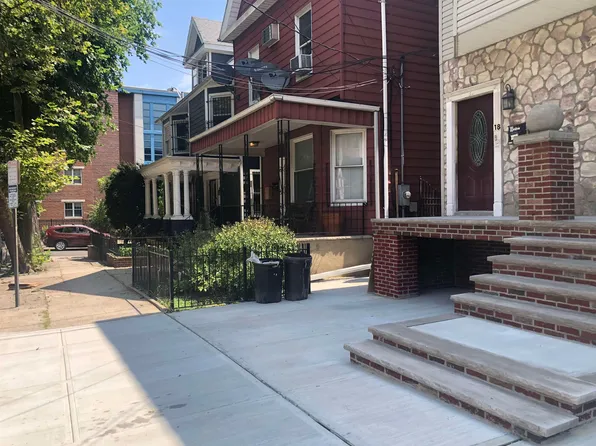 18 Britton Street image 3 of 20