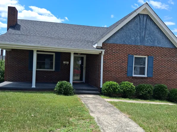 807 W Haymore St, Mount Airy, NC 27030