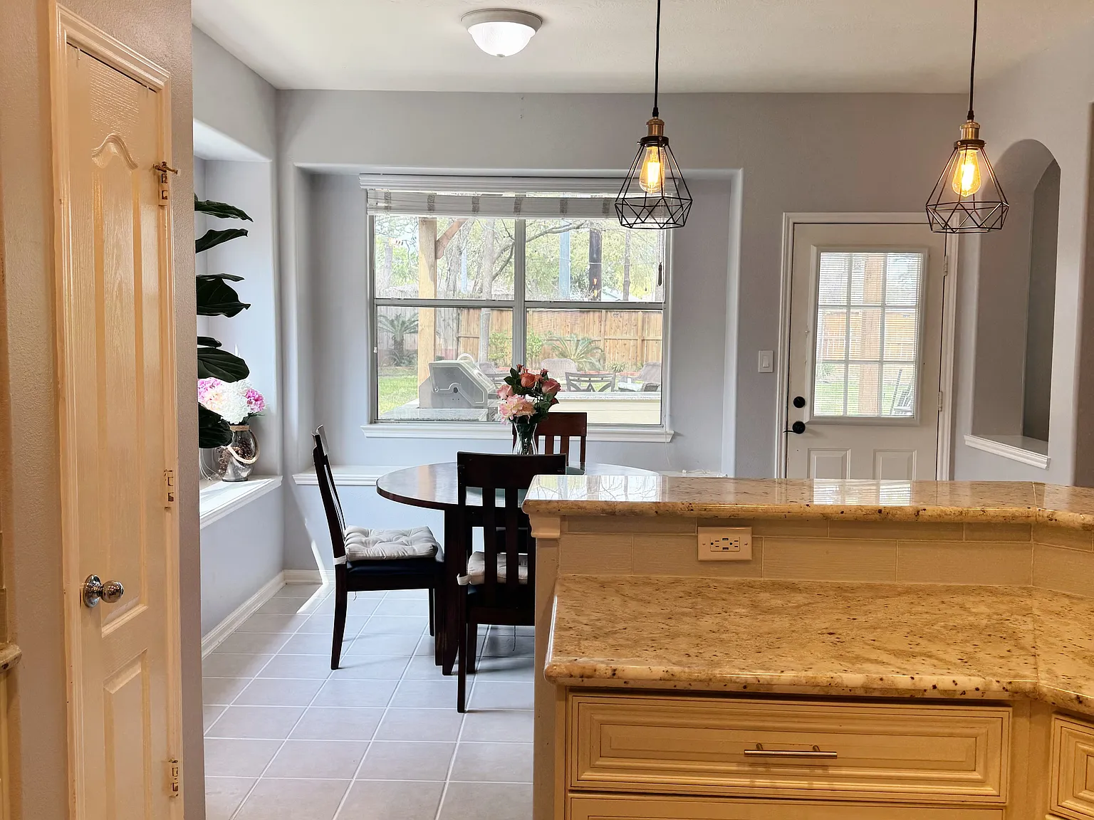 6211 Knollwood Trl — Photo 4