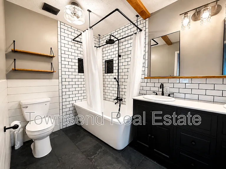 2937 Delaware Dr — Photo 20