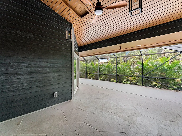 10440 SE Jupiter Narrows Dr — Photo 32
