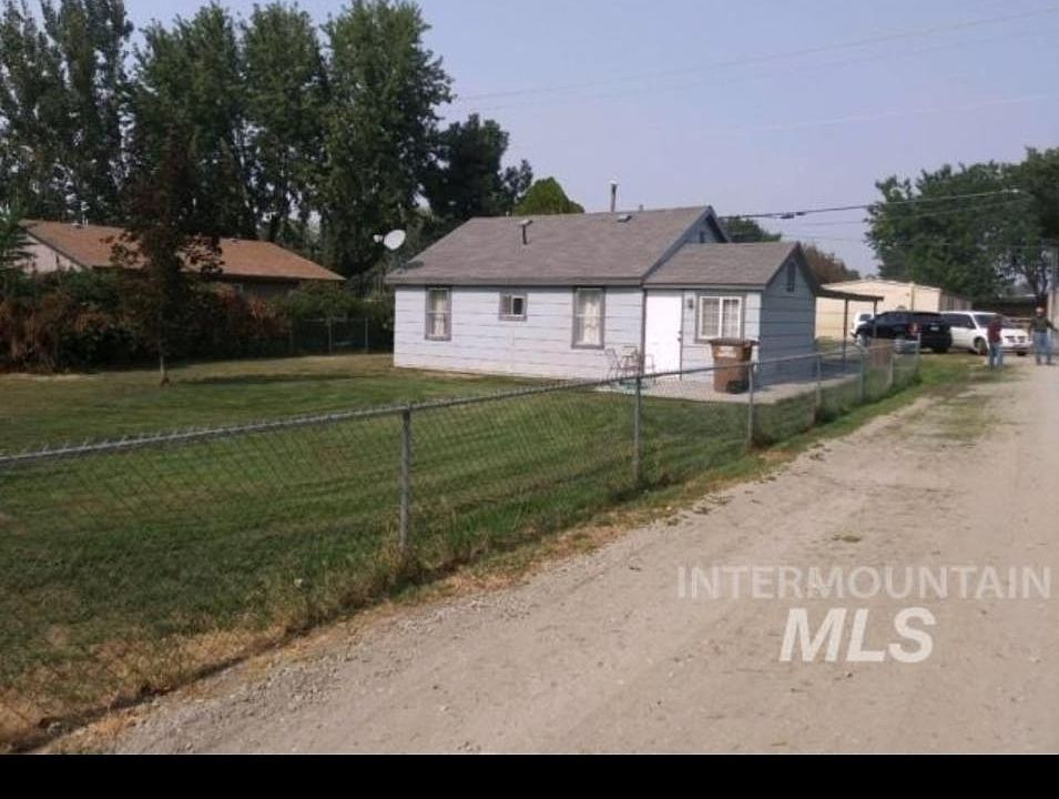 2nd image of 1217 E 4th St