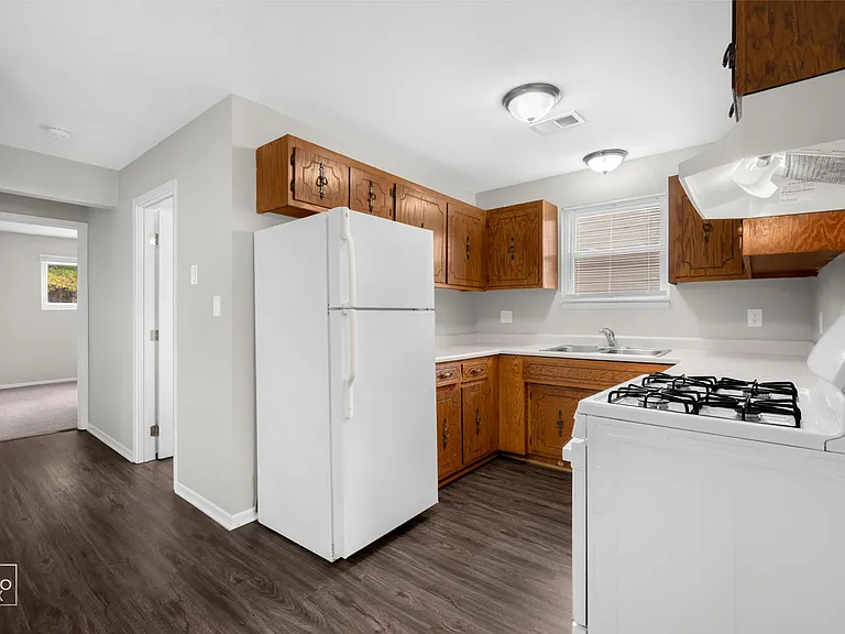 2405 Ashland Cir #9 — Photo 7