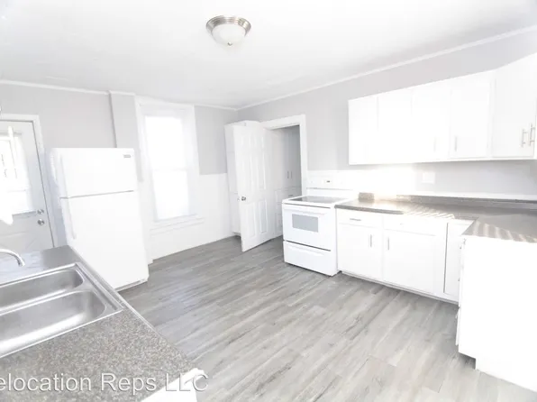 518 8th Ave S, Clinton, IA 52732