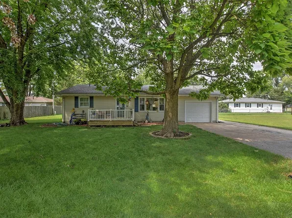 407 S Grissom St, Maroa, IL 61756