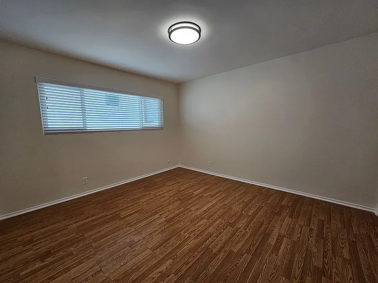 561 East Orange Grove Avenue — Photo 7