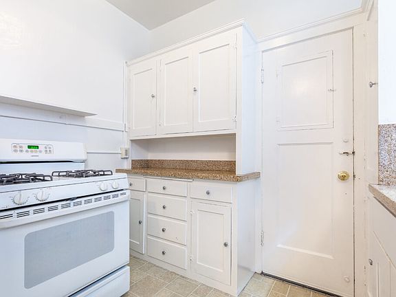 4th image of 1355 Bay St APT 7