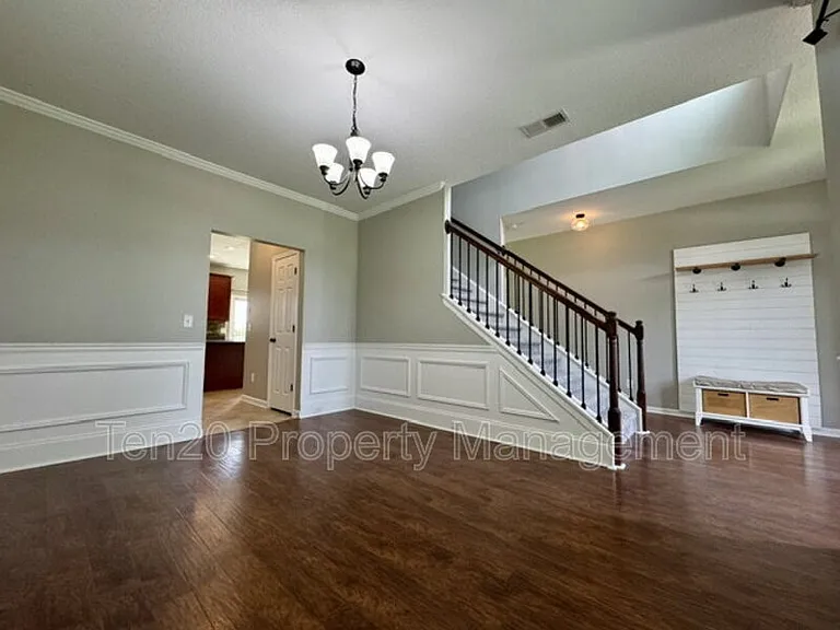 9708 Yellow Pine Rd — Photo 2