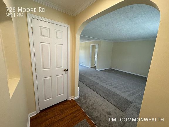 3rd image of 725 Moore Rd