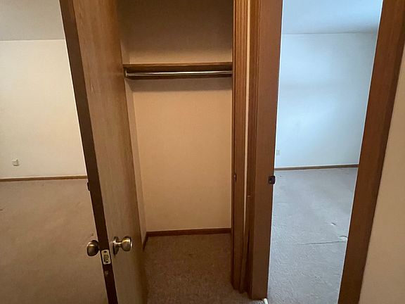 3rd image of 565 Plainfield Ct #565