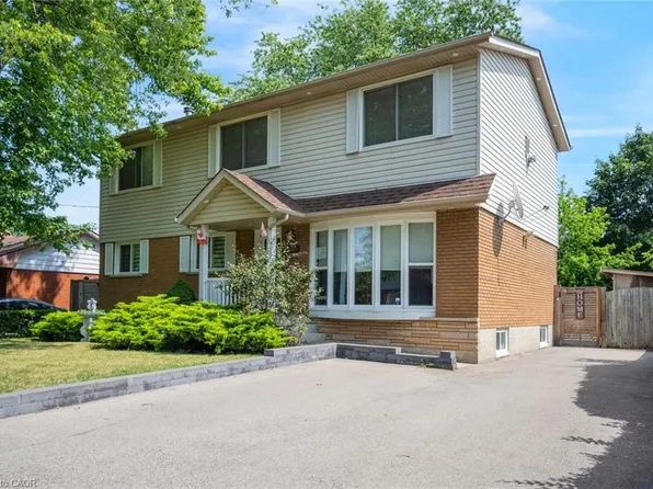 5372 Spruce Ave, Burlington, ON L7L 1N7