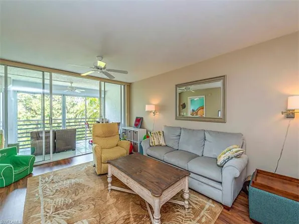 285 Naples Cove Dr APT 1402, Naples, FL 34110