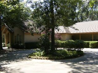 414 Stephen F Austin Dr, Conroe, TX 77302