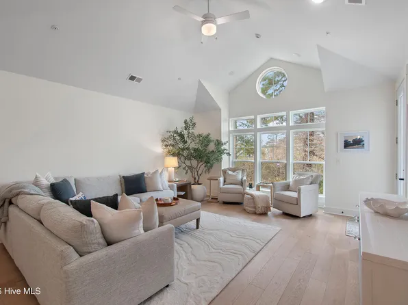 2537 St James Drive SE Apt 1108, Southport, NC 28461