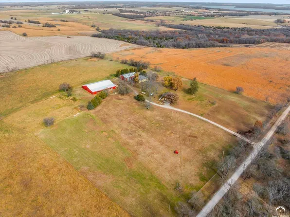 144 N 1150th Rd, Berryton, KS 66409