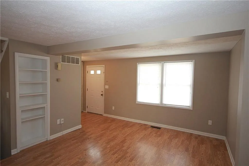 Building Photo - 9441 Timber View Dr
