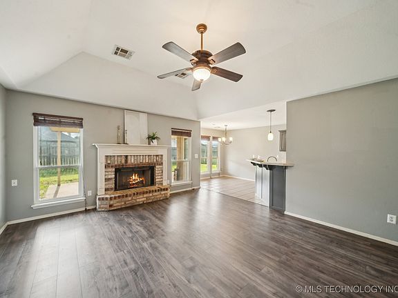 4th image of 4719 S 194th East Ave
