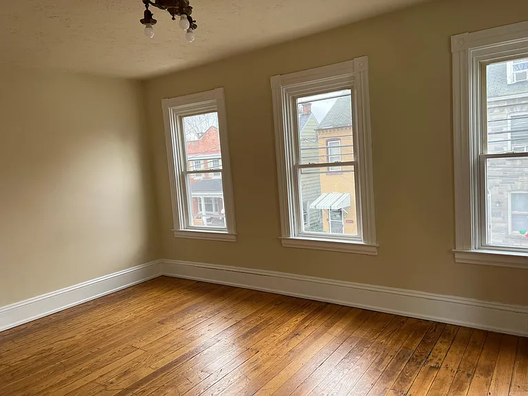 440 W Vine St — Photo 7