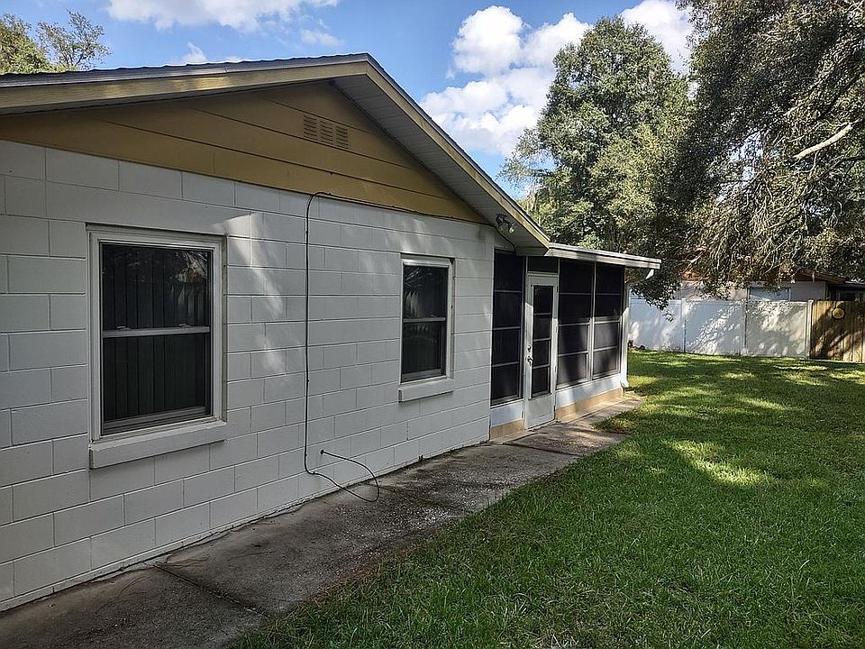 2nd image of 2308 NE 32nd Pl