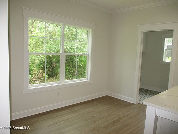 5th image of 1021 Captains Cove Way