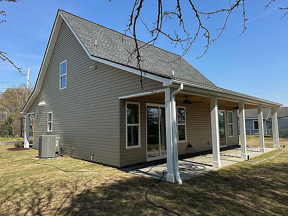 5th image of 203 Delano Ave