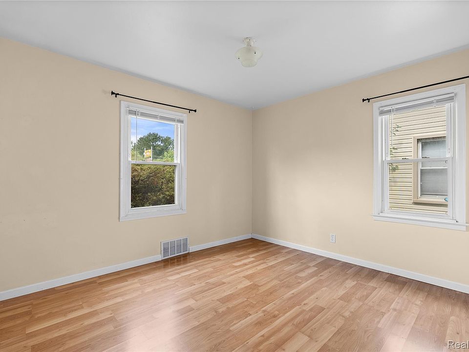 4500 Rochester Rd, photo 13