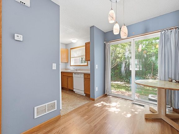 3rd image of 16389 Timber Crest Dr SE